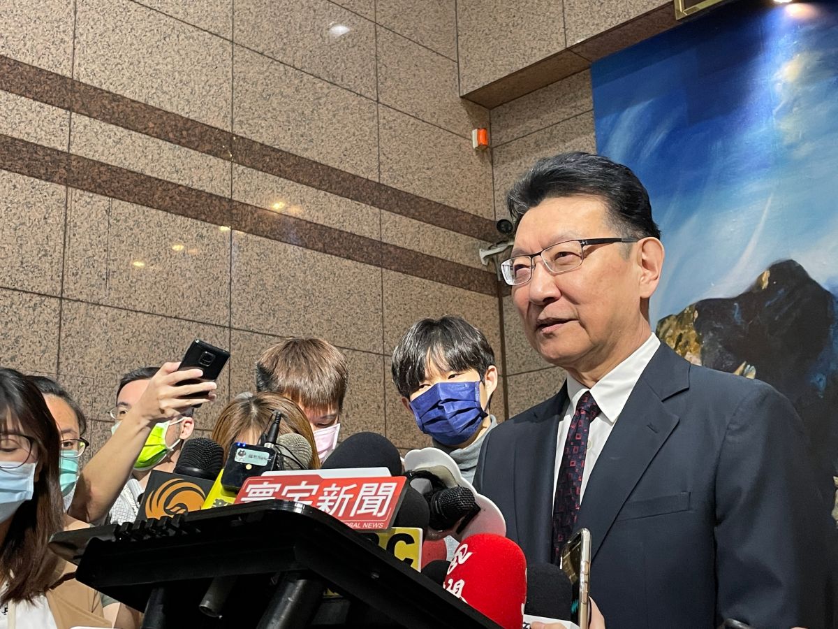 ▲中廣董事長趙少康今到國民黨中常會演講，被問及前高雄市長韓國瑜選不選黨魁，趙少康說，他不知道。（圖／記者余祥攝，2021.04.28）