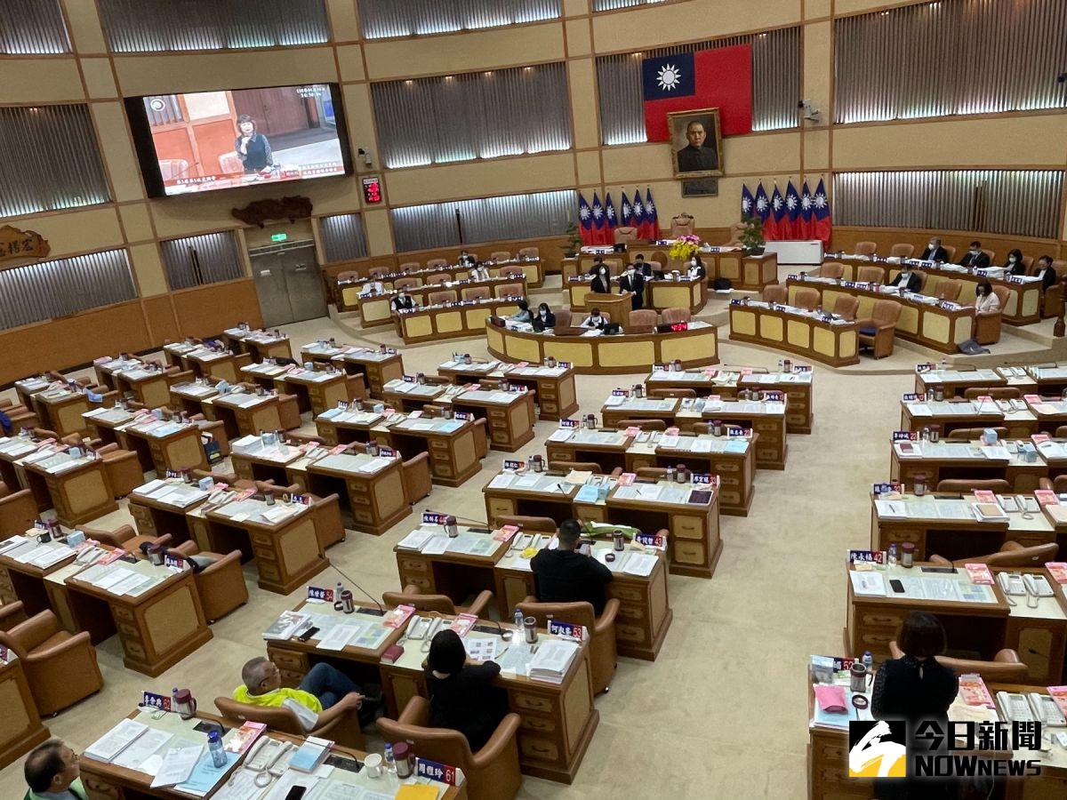 ▲新北市議員賴秋媚認為，「停車場用地就是停車場、公園用地就是公園、機關用地就是機關」，不能把泰山分隊的新址，遷移至公園的預定地。（圖／記者陳志仁攝，2021.04.28）