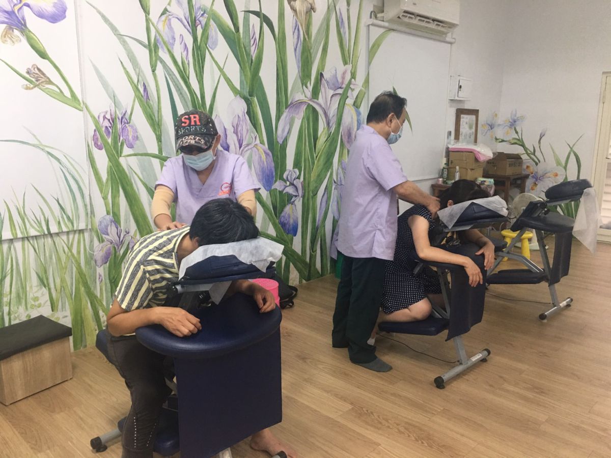 ▲歡慶勞動節，即日起連續4天，新北視障按摩不限金額免費加按10分鐘。（圖／新北市政府勞工局提供）