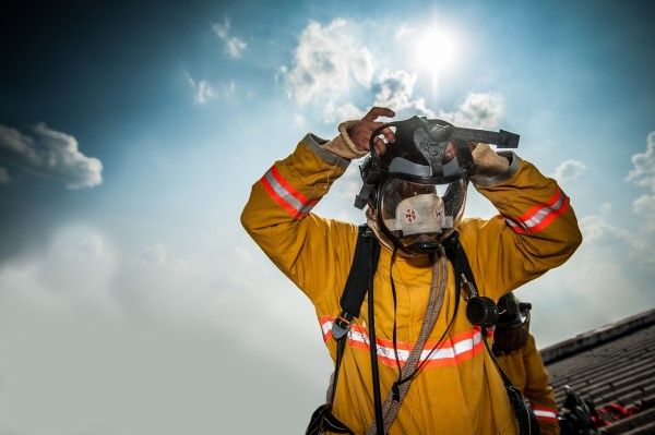▲消防人員英勇神武，多從事打火救人等高危險工作。（圖／Shutterstock）