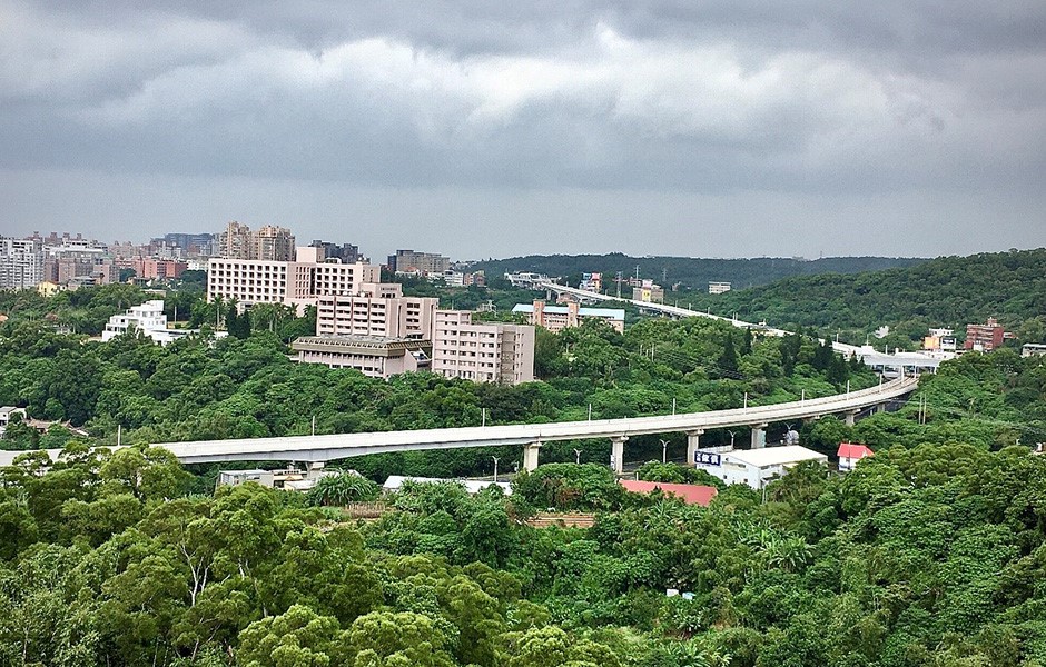 ▲自從第一條輕軌捷運綠山線於2018年底通車後，民眾入住淡水的意願已有顯著提升，今年則受到第二條輕軌藍海線通車效應的帶動，各案場看屋人潮甚至較去年出現3成幅度的成長。（圖／資料照片）