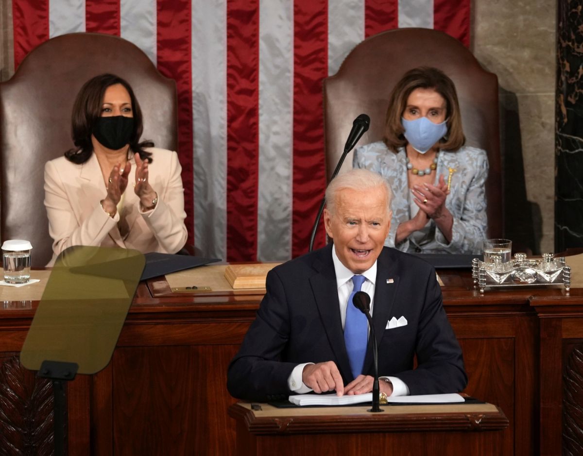 ▲美國總統拜登29日發表他的首場國會聯席演說。根據民調公司尼爾森（Nielsen）公布的初步收視數據，全民約有1160萬觀眾透過美國四大電視網收看這場演說。（圖／美聯社／達志影像）