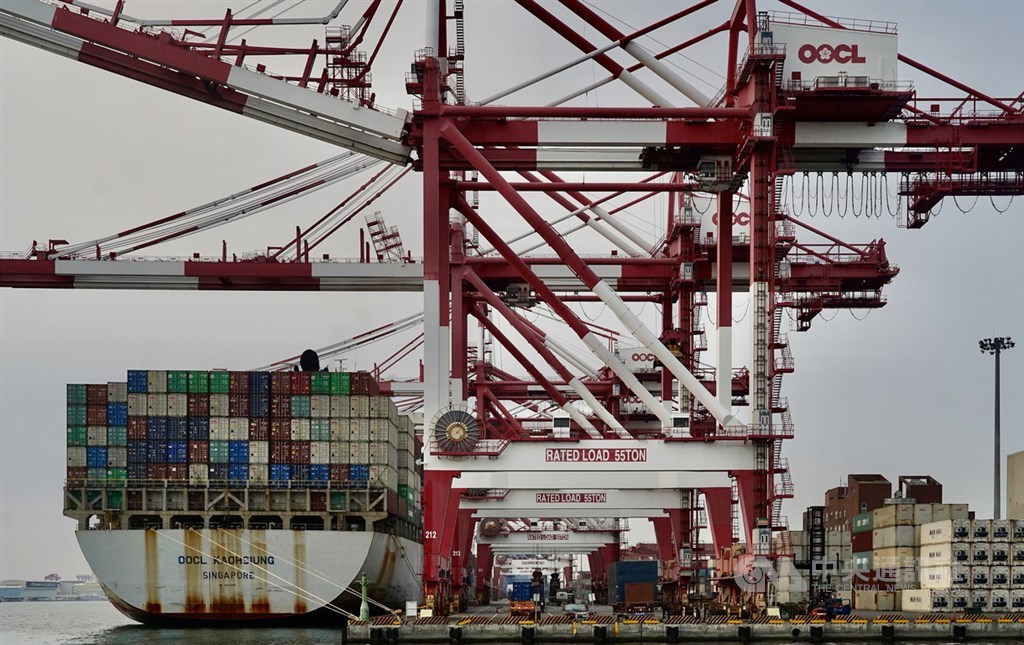 ▲主計總處30日公布今年第1季經濟成長率概估統計為8.16%，較預測數大幅增加1.96個百分點，也是2010年第4季以來最佳表現。（中央社檔案照片）