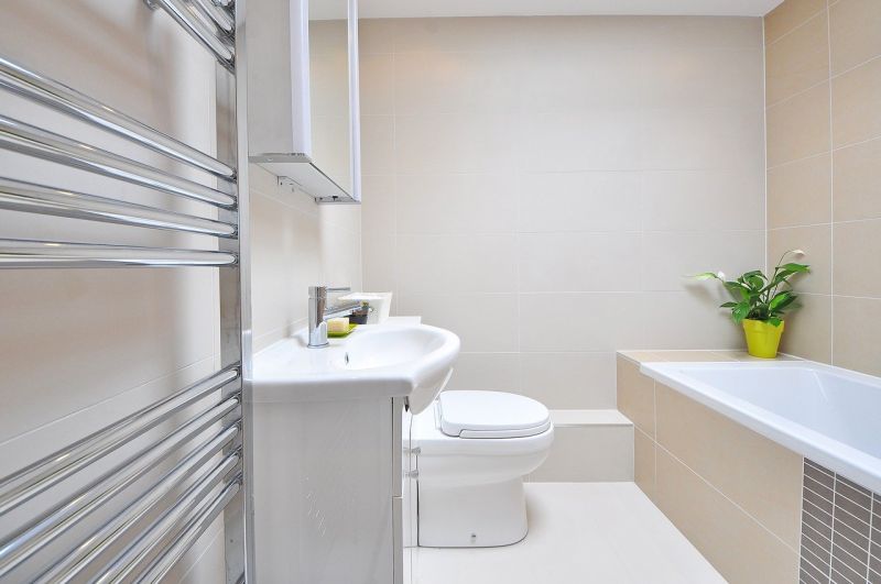 ▲浴室和廚房中的陳年水垢很頑固，網友推薦「日常2物+1品牌」為去除神物。（示意圖／pixabay）