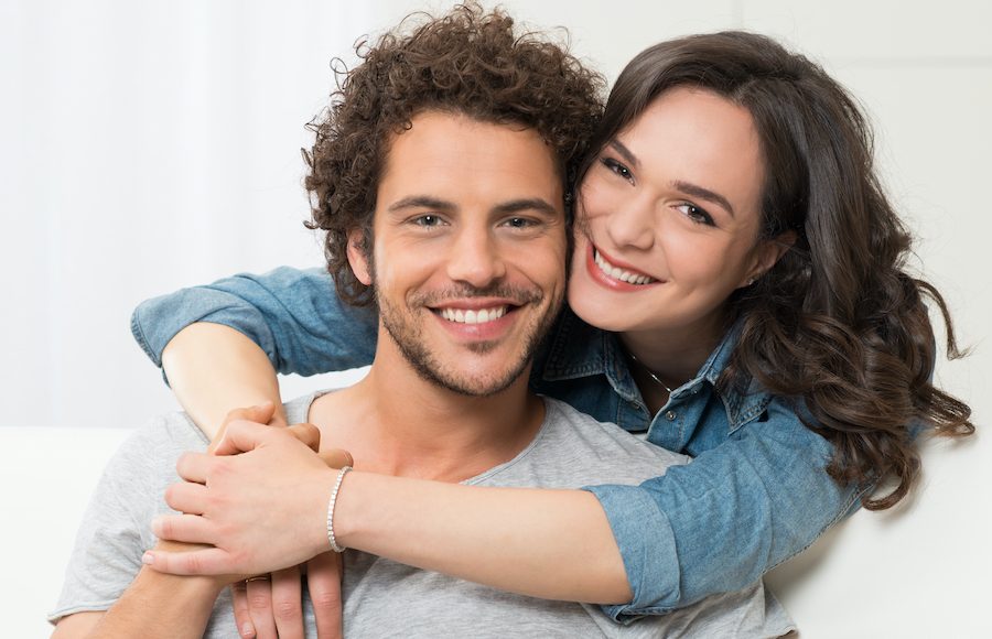 ▲這些富婆好像飢渴很久了，只要有個年輕力壯的小伙子願意，她們就願意掏出大把大把金錢包養。(圖／shutterstock）