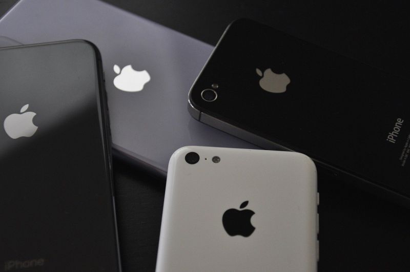 ▲網友分享自己手拿的iPhone7即將淘汰，但不滿最新款，反而選擇購買iPhone11。（iPhone示意圖／翻攝Pixabay）