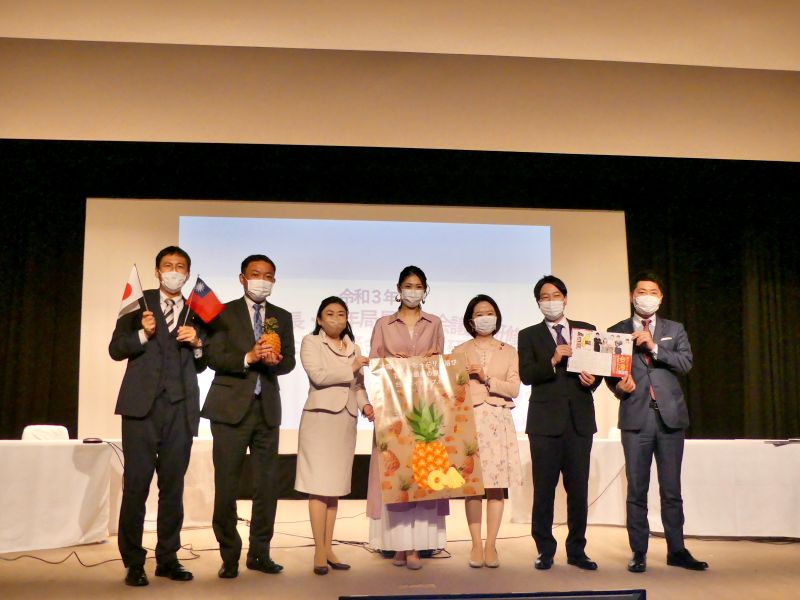 ▲▼加藤侑紀(上圖,下圖中)很喜歡台灣。(圖/經紀人提供)