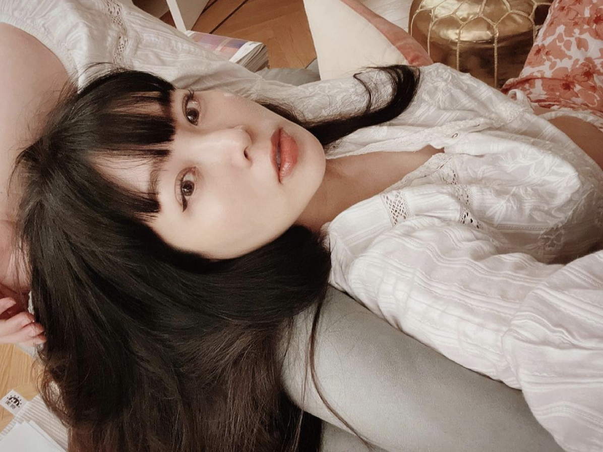 ▲廖曉喬的產後自拍照宛如少女。（圖／翻攝廖曉喬IG）