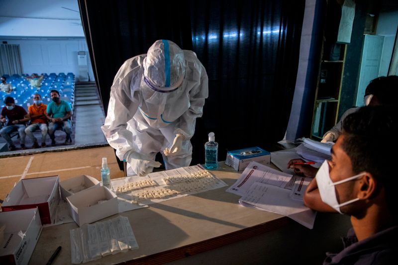 ▲駐印度代表處表示，在印度工作的台灣人至少有11人感染，5月1日下午一名楊姓台籍幹部在古爾岡的醫院不治身亡。（圖／美聯社／達志影像）