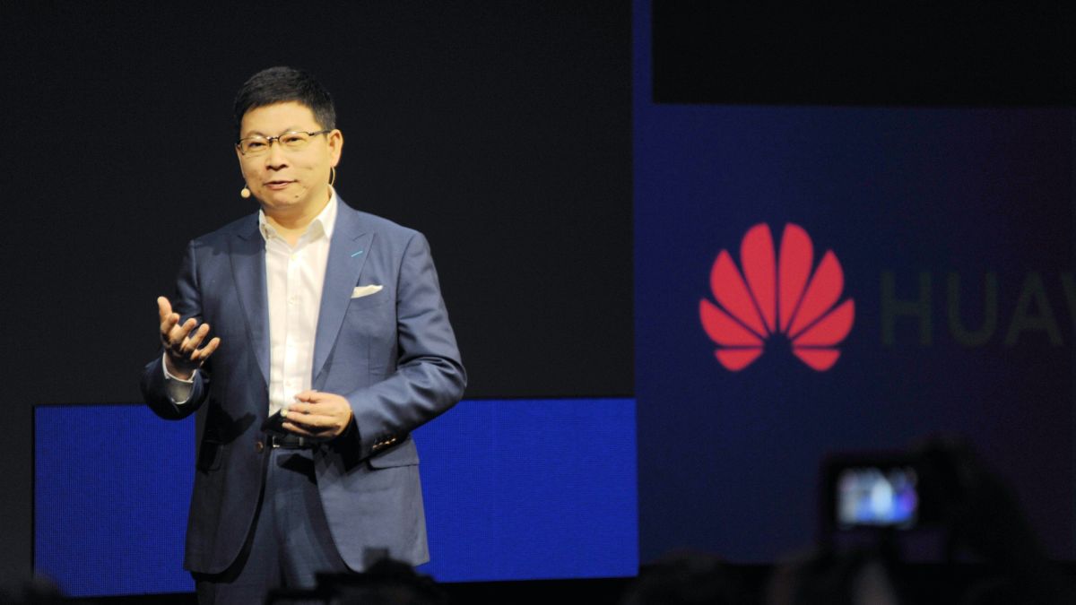 ▲華為消費者業務CEO余承東去年10月就在產品發佈會上坦言，美國禁令讓華為處於非常艱難的時刻。（圖／翻攝自香港01）