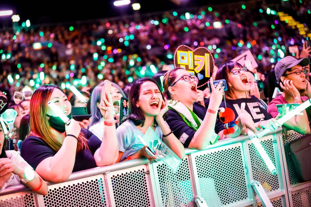 ▲韓國娛樂產業受到世界各地的人們的喜愛，也將韓國戲劇、流行音樂、傳統文化推廣到更多地方。（圖／翻攝自網路）