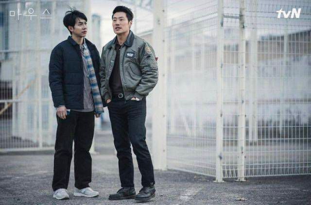▲李昇基(左)和李熙俊在《MOUSE窺探》聯手抓殺人魔。(圖/friDay影音提供)