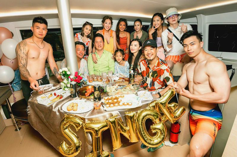 ▲遊艇趴上的食物豐富。(圖/劉伊心提供)