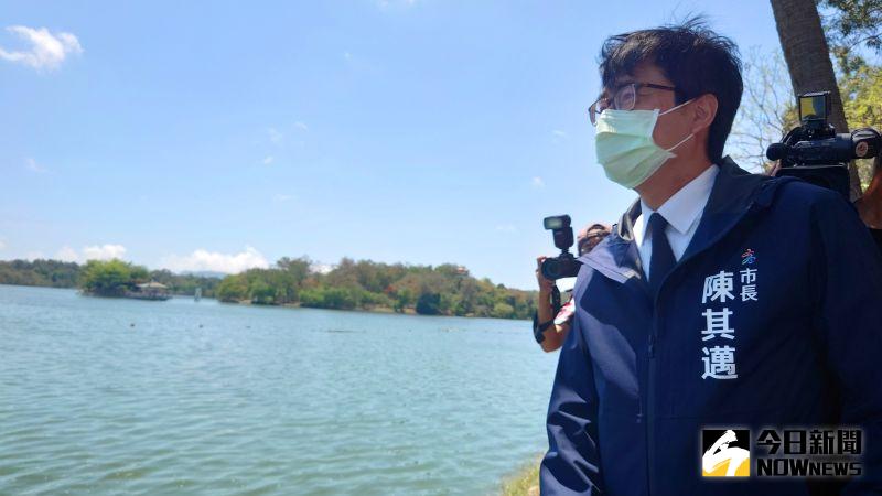 ▲高雄市長陳其邁說,看到澄清湖很多水,很療癒。(圖/記者鄭婷襄攝,2021.05.05)