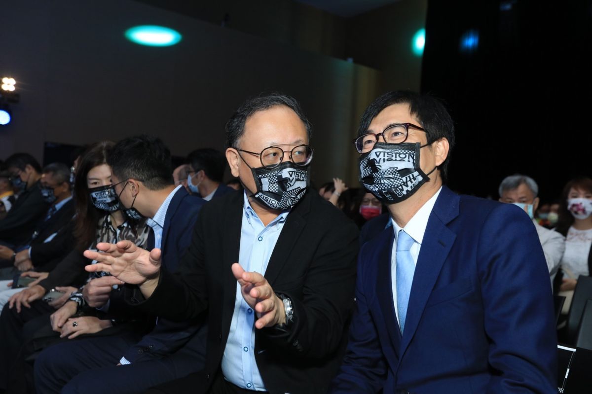 ▲高市副市長史哲今天陪同市長陳其邁出席文化局所舉辦的「放視大賞」開幕典禮。（圖／截自史哲臉書）