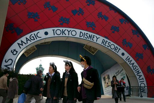 ▲日本內閣府民調發現，超過70%的日本人已對疫情感到疲勞，且愈年輕的族群比率愈高。資料照。（圖／美聯社／達志影像）