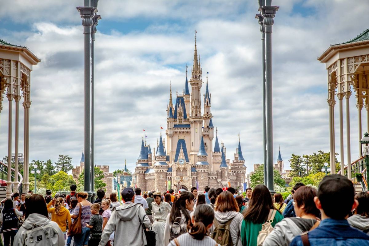 ▲日幣匯率超甜，以10萬台幣換日幣，相較於去年高點將近現賺近2萬元新台幣，省下來回機票或可去東京迪士尼玩10次。Klook夏季線上旅展「日本環球影城買1送1」。（NOWnews資料圖／記者吳宗軒攝）