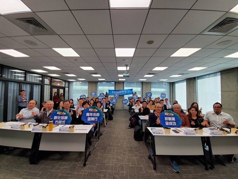 ▲產業業師媒合會與會人員現場合影。（圖／臺中市政府提供）