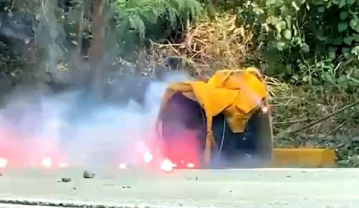 ▲高市警局少年警察隊今年3月間執行毒品案搜索時，意外查獲一個一顆土製爆裂物，經將該枚爆裂物送驗試爆後確認具殺傷力。（圖／記者郭凱杰翻攝）