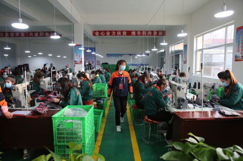 中國工廠新年後不再「搶人」！出口訂單減　農民工找工難、薪水少
