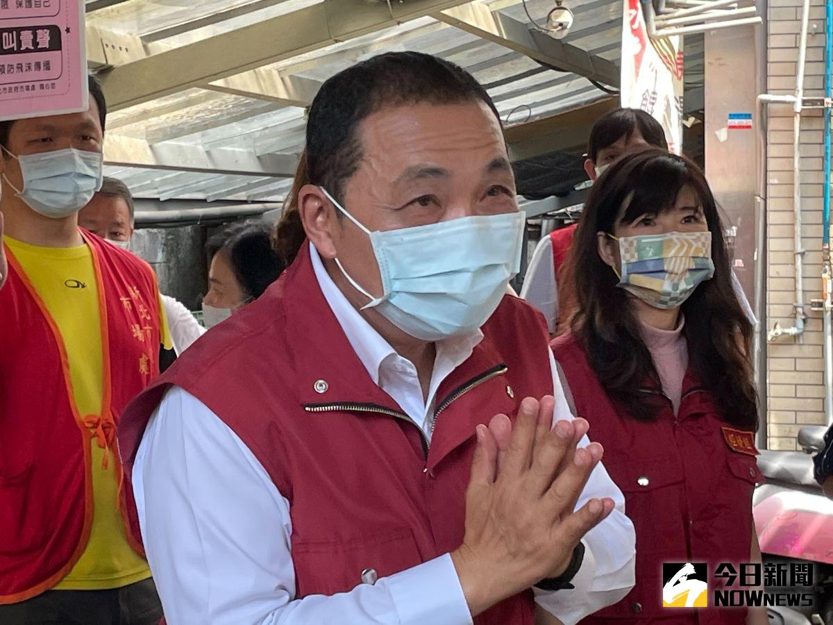 ▲新北市長侯友宜強調，新北市的旅館從開始到現在都用分艙、分流，且完全沒有混居的狀況，整個狀況跟台北市完全不一樣。（圖／記者陳志仁攝，2021.05.07）