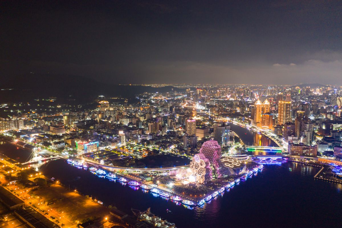 ▲高雄第一次舉辦的全國性燈會，代表台灣去中心化，也是台灣南北平衡的起始。（圖／高市府新聞局提供）