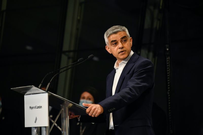 倫敦首位穆斯林市長　擊敗保守黨對手贏得連任
