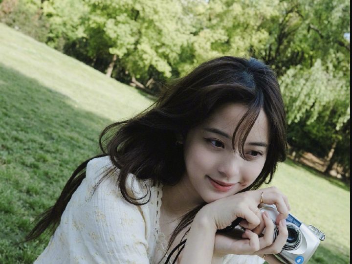 ▲歐陽娜娜人紅是非多，這次代言咖啡廣告又掀起網友討論。（圖／翻攝歐陽娜娜微博）