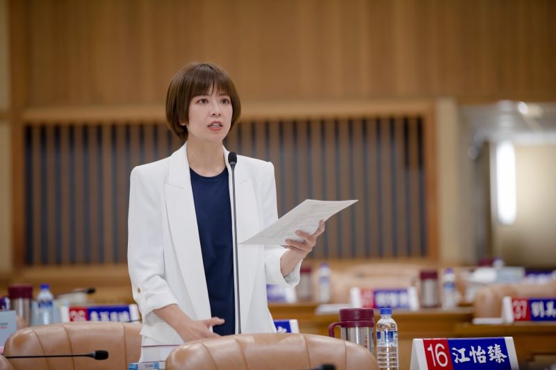 ▲新北市長侯友宜遭綠營質疑防疫落後部署,國民黨發言人江怡臻今(20)日反擊綠營製造恐慌,更質疑羅致政只是為了選新北市長鋪。(圖/資料照片)