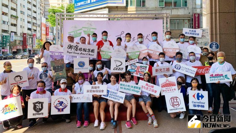 ▲今年單車活動首場預計從鳳山衛武營都會公園開騎,並於最終場行經亞洲新灣區,呼應著2022台灣燈會在高雄的兩大場地。(圖/記者陳美嘉攝,2021.05.010)