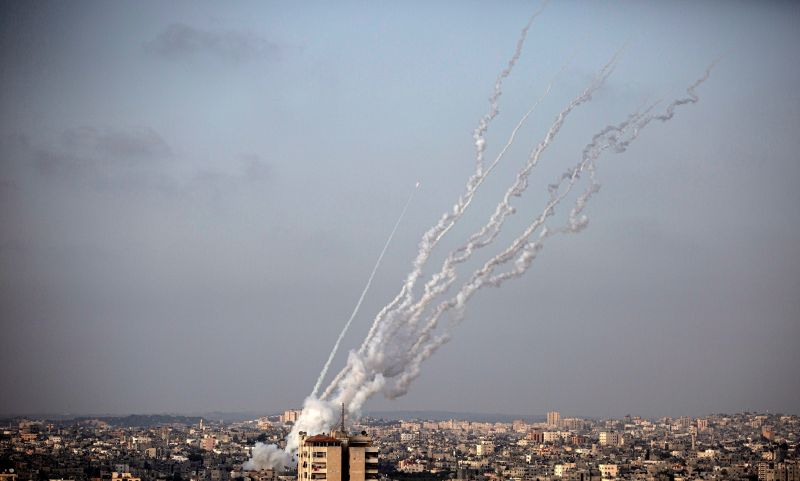 ▲以色列軍方10日對加薩發動空襲，報復伊斯蘭激進運動哈瑪斯組織（Hamas）的火箭攻擊。耶路撒冷艾格撒（Al－Aqsa）清真寺動亂所引發的暴力情勢，正不斷激化。（圖／美聯社／達志影像）