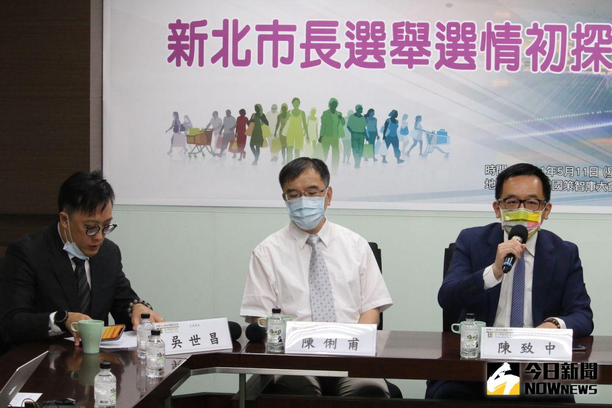 ▲新台灣國策智庫11日公布最新民調顯示，民進黨無論派誰參選，都贏不了現任新北市長侯友宜。（圖／記者劉育辰攝）