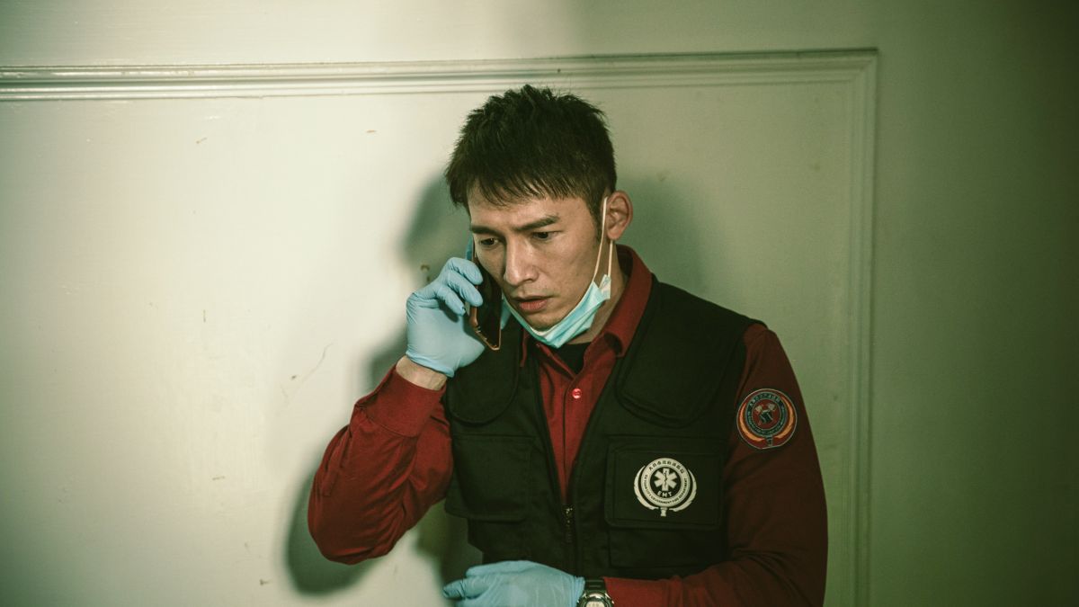 ▲溫昇豪在《火神的眼淚》中陷入破門與否的兩難。（圖／公共電視、myVideo提供）