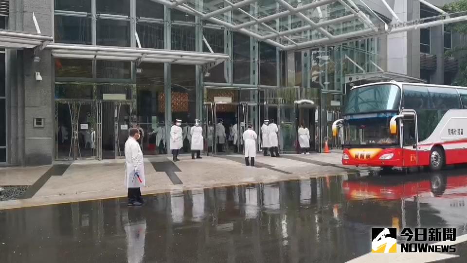 ▲衛福部已核准抗疫中藥「台灣清冠一號濃縮製劑」專案製造，但強調應經中醫師處方，民眾勿自行購買服用。（圖／資料照片，記者李春台攝）