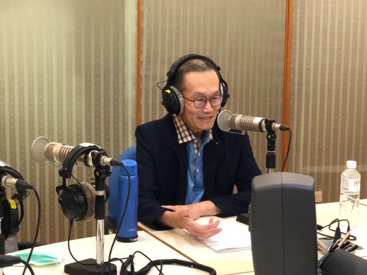 ▲杜元坤接受電台專訪時表示，與毒防局合作進行毒品防制工作，可以救很多人、很多家庭。（圖／高市府毒防局提供）