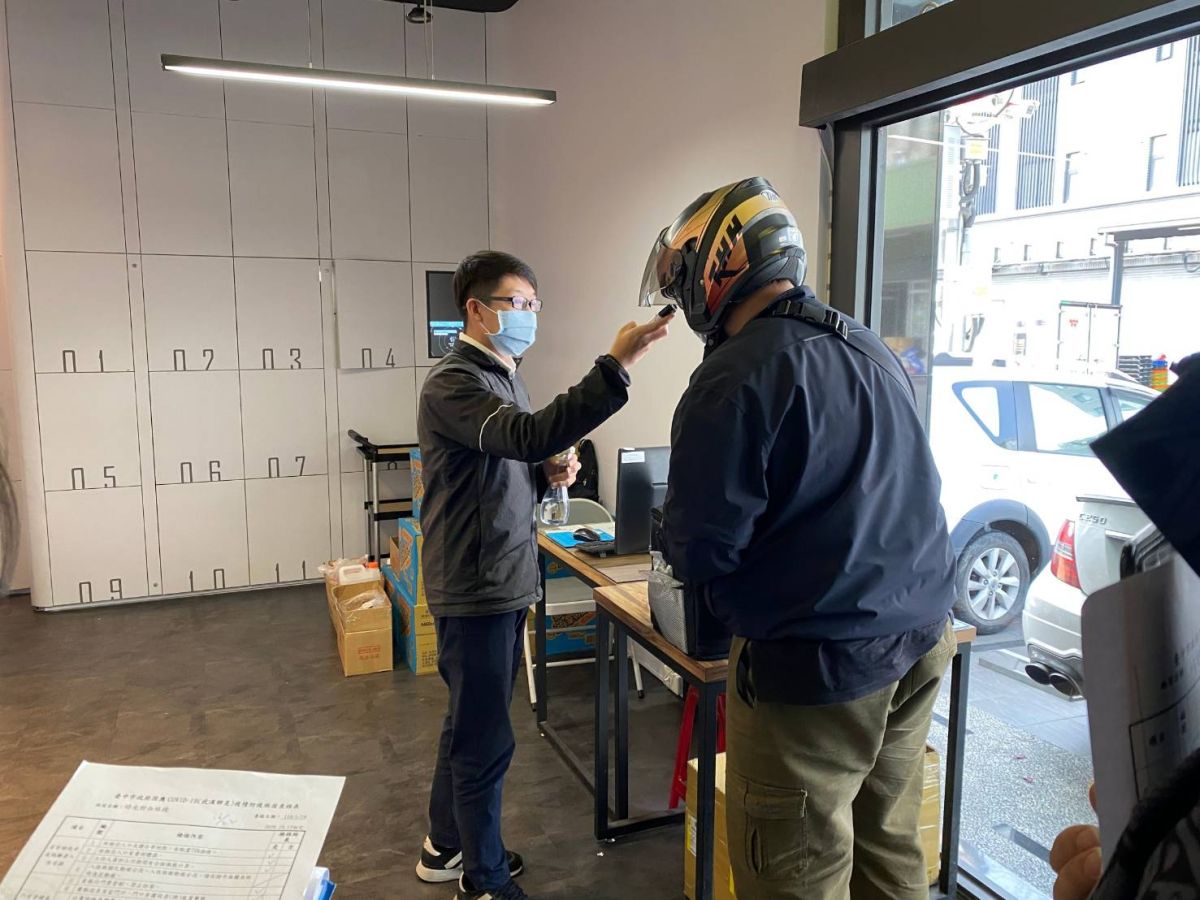 ▲國內疫情升溫，市長盧秀燕下令「防疫加嚴加密」，即日起醫院、住宿型機構除例外情形一律禁止探病，集會活動室內100人以上、室外500人以上建議停辦(圖／市政府提供2021.5.11)