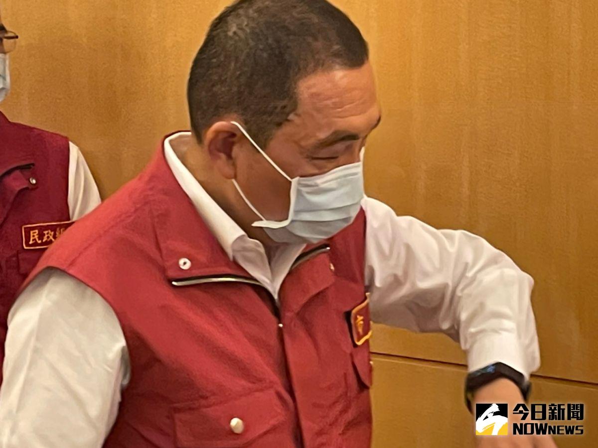 ▲新北市長侯友宜今（12）日建議中央，「該普篩就要普篩！」把一些隱形無症狀的確診者，或落網之魚抓出來，同時也超前部署做好提升為三級的準備。（圖／記者陳志仁攝，2021.0512）
