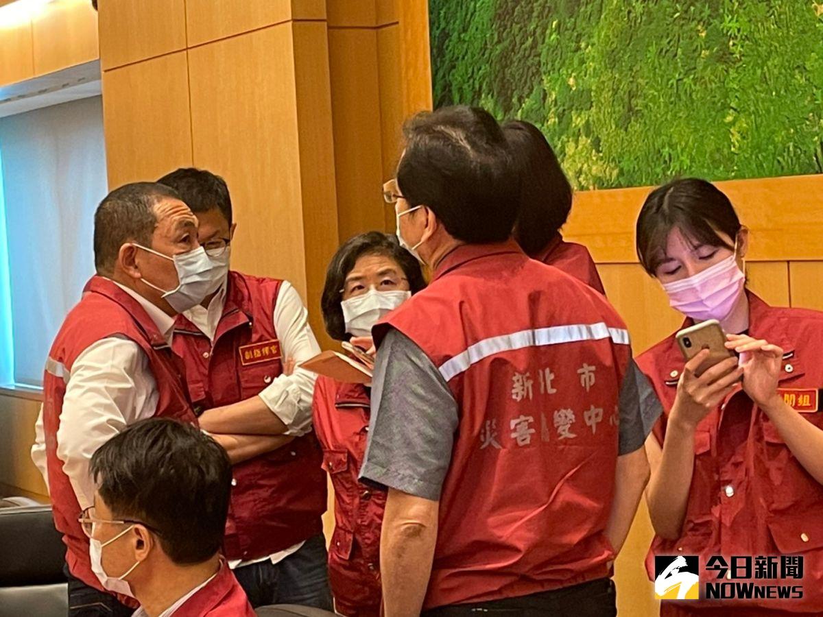 ▲新北市長侯友宜表示，一旦社區感染爆發無法控制的時候，該封等超前部署的應變作為，該做就做。（圖／記者陳志仁攝，2021.05.12）