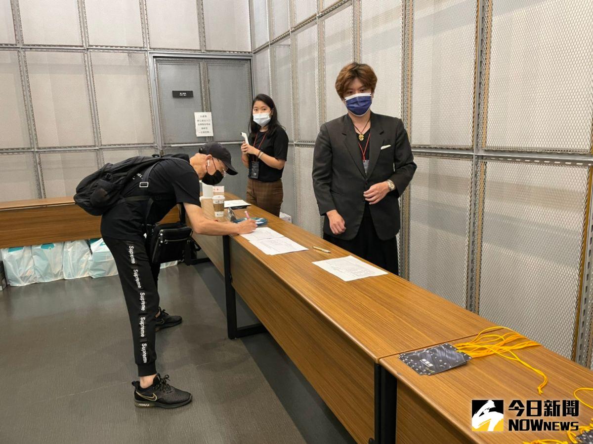 ▲金曲入圍公布記者會上落實防疫。（圖／記者吳雨婕攝）