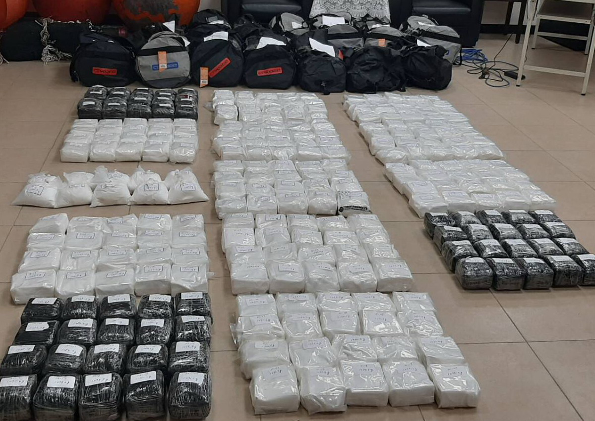 ▲海巡署偵防分署鳳山查緝隊查獲蒙古籍油輪私運第三級毒品愷他命280公斤。(圖／海巡署鳳山查緝隊提供)
