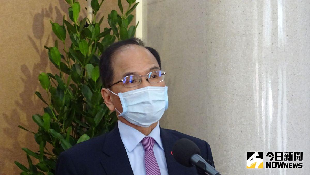 ▲香港《蘋果日報》今（24）日發行最後一期報紙，網站也在零時零點正式關閉。立法院長游錫堃也在臉書喊話各界，「力挺民主，反對中共凌遲香港！」（圖／記者呂炯昌攝）