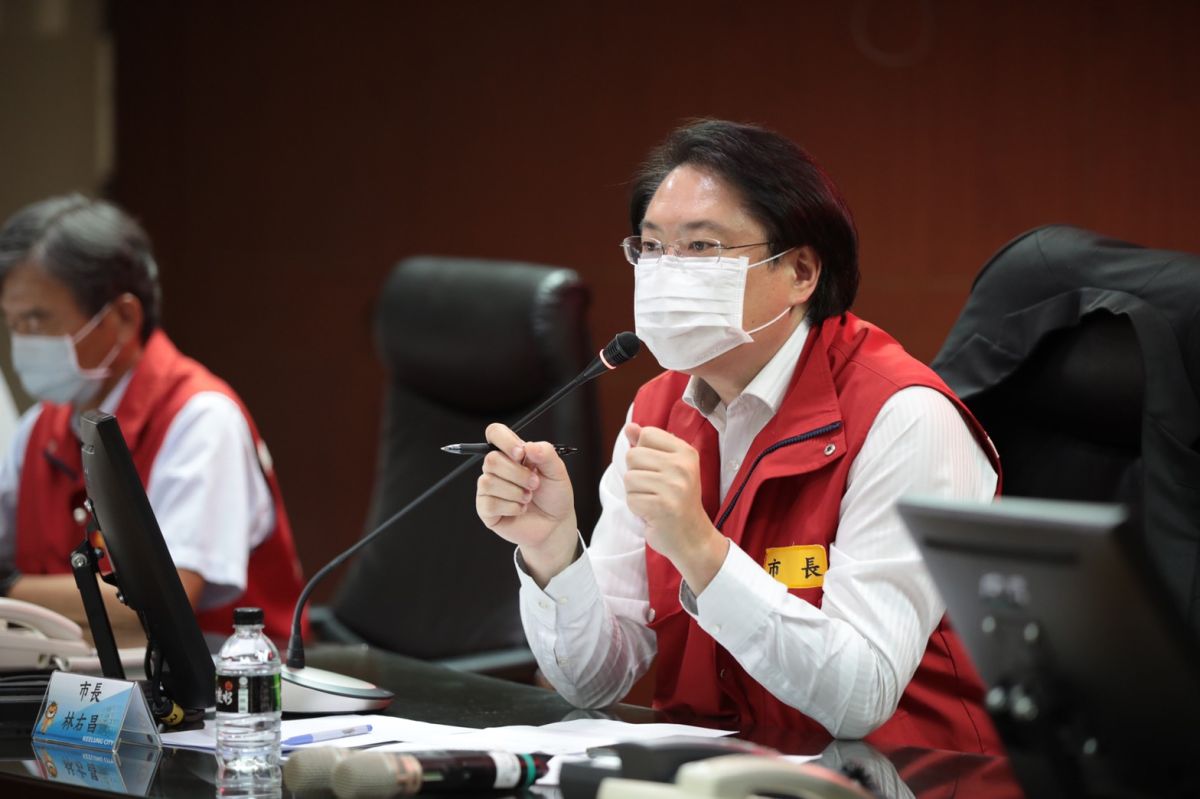 ▲基隆市長林右昌希望大家明日中午的12時，與他在同時間、不同地點，一起進行「全市大洗手，洗守護台灣」的防疫行動。（圖／基隆市政府提供）