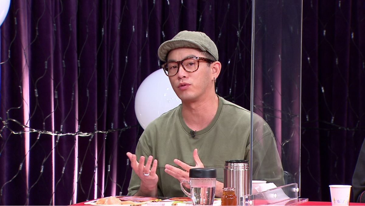 ▲Junior透露因為演了醫師角色，意外救了媽媽腿疾。（圖／年代提供）