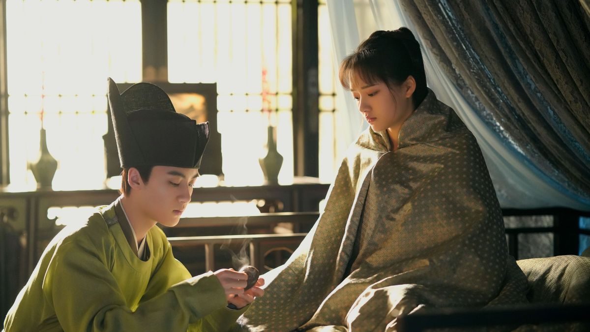 ▲邊程（左）、任敏上演太監、公主淒美虐戀。（圖／中視）