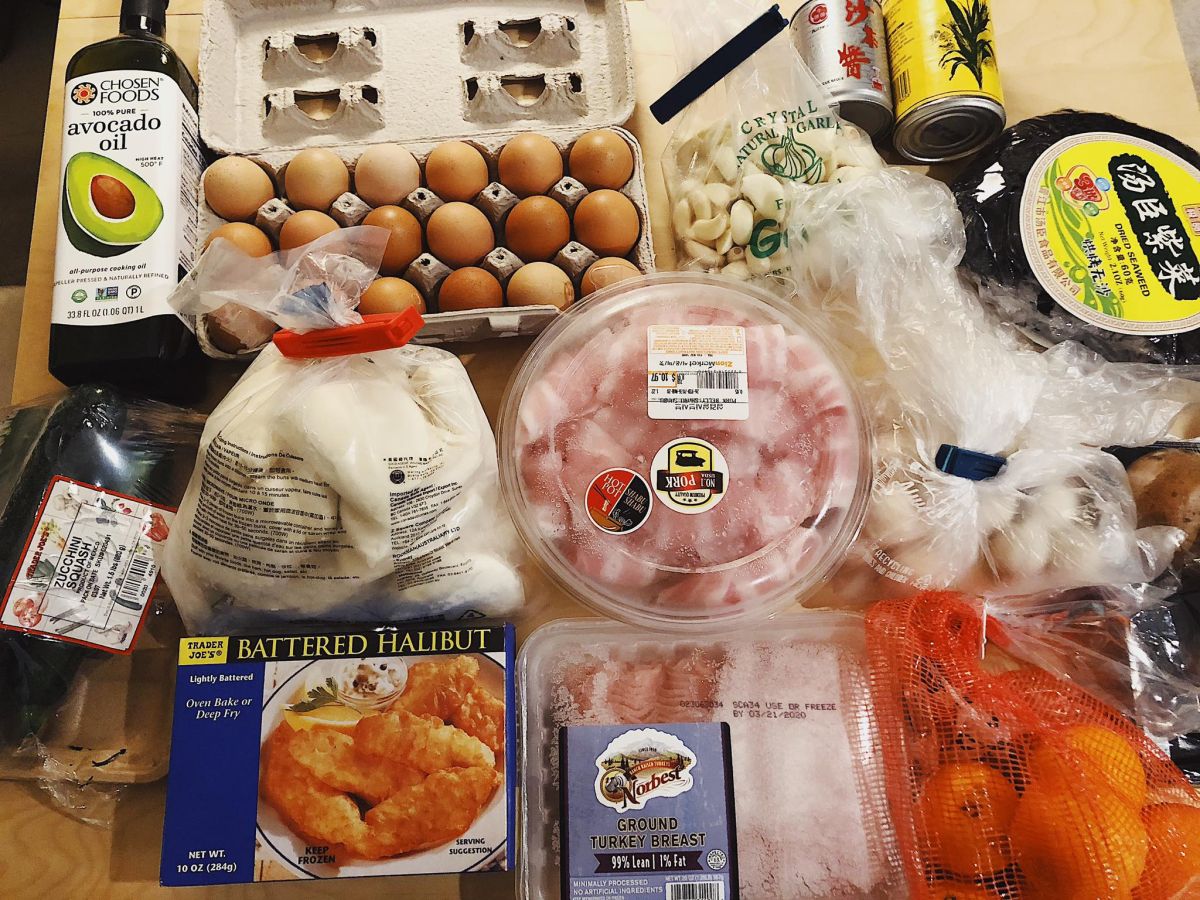 ▲防疫物資該怎買？正妹作家曝「購物10清單」。（示意圖／翻攝自MissAnita 御姊愛 （徐豫）臉書粉專）