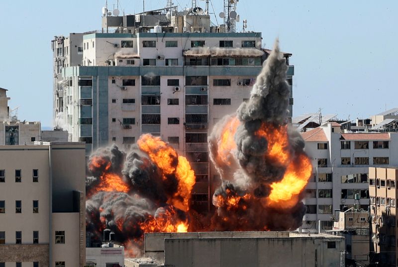 ▲以色列與巴勒斯坦武裝團體哈瑪斯的戰火今天進入第2週，持續增加的空中攻擊導致加薩走廊死亡總數超過200人。（圖／美聯社／達志影像）