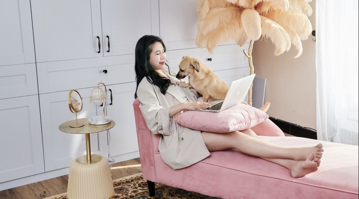 ▲丹妮婊姐的媽媽剛看完指揮中心記者會便要出門，立刻被她教訓。（圖／丹妮婊姐臉書）