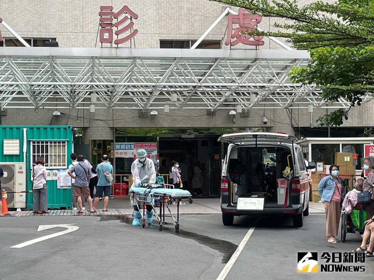 ▲亞東醫院傳出院內群聚感染。（圖／記者陳志仁拍攝）