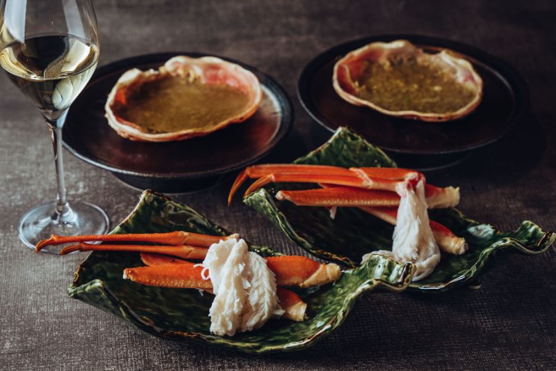 ▲月夜岩（Tsukiyoiwa）是全台唯一一年四季都吃得到頂級活體螃蟹懷石料理的餐廳。（圖／品牌提供）