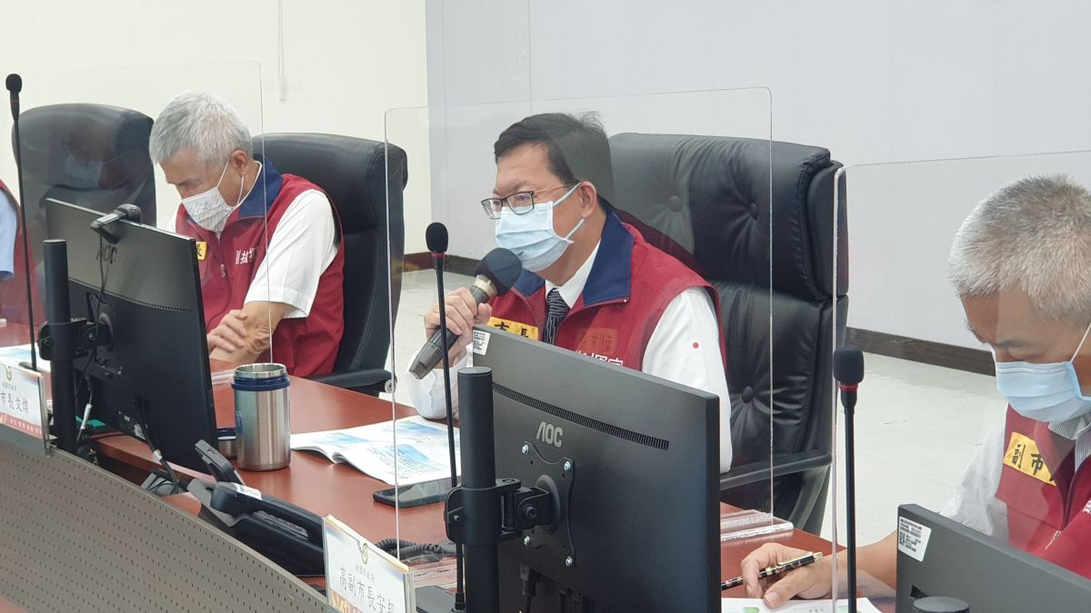 ▲鄭文燦表示，如果全市有超過2成以上的學生都沒有出席，代表學校排課變的很不容易，這個部分由教育局中午將統計結果公告後，再做決定。（圖／桃園市政府提供）